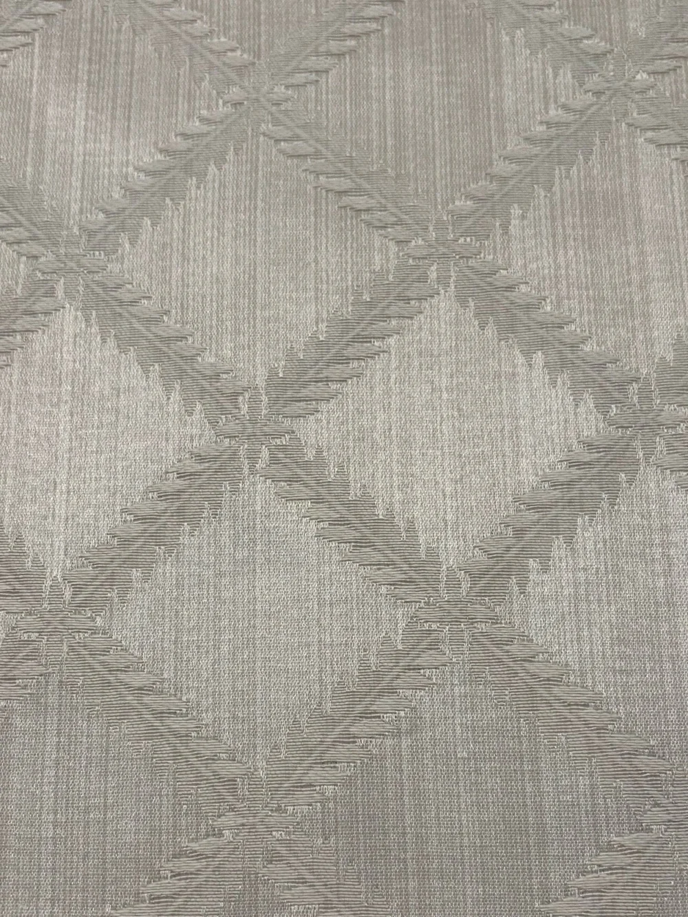 LENOX Laurel Leaf Platinum Table Runner Tassels 14